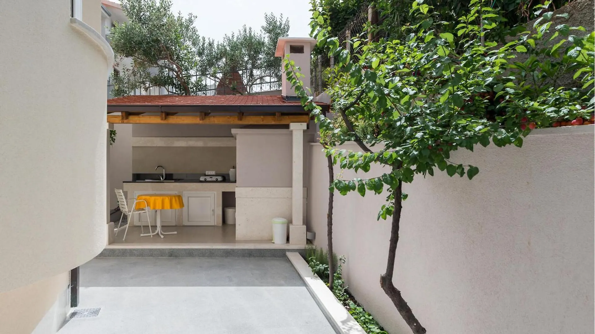 1 Bedroom Stunning Apartment In تروغير